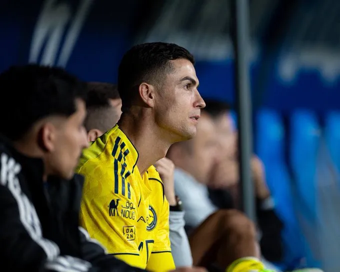 沙特体育：C罗腿筋有些许伤势，会和利雅得胜利沟通是否出战