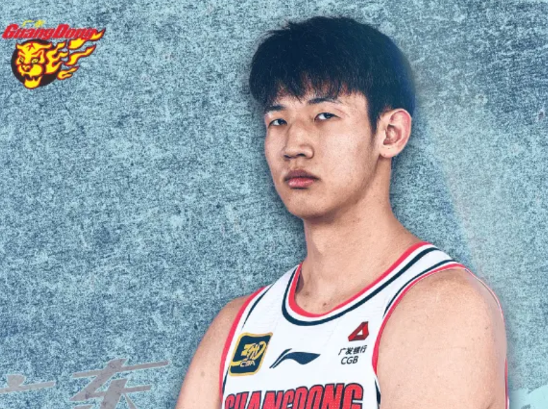 开云体育下载官网-上海半场险胜广东！弗格+洛夫顿轰32分，萨姆纳+3小将齐爆死顶！