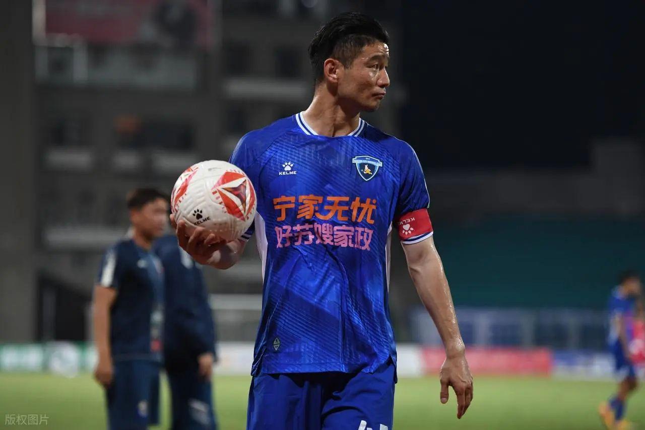开云体育下载入口-鲁能王牌功勋正式离开俱乐部，曾是国足全能球员，表现可圈可点